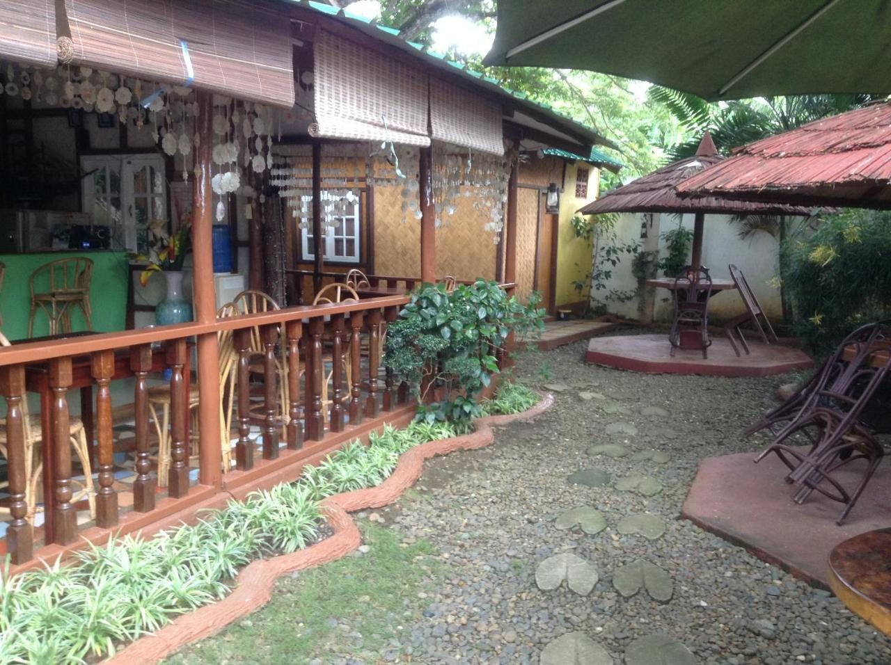 Tia Mers Guest House Puerto Princesa Exterior foto